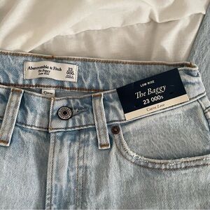 Abercrombie low rise The Baggy curve love jeans, size 23-short